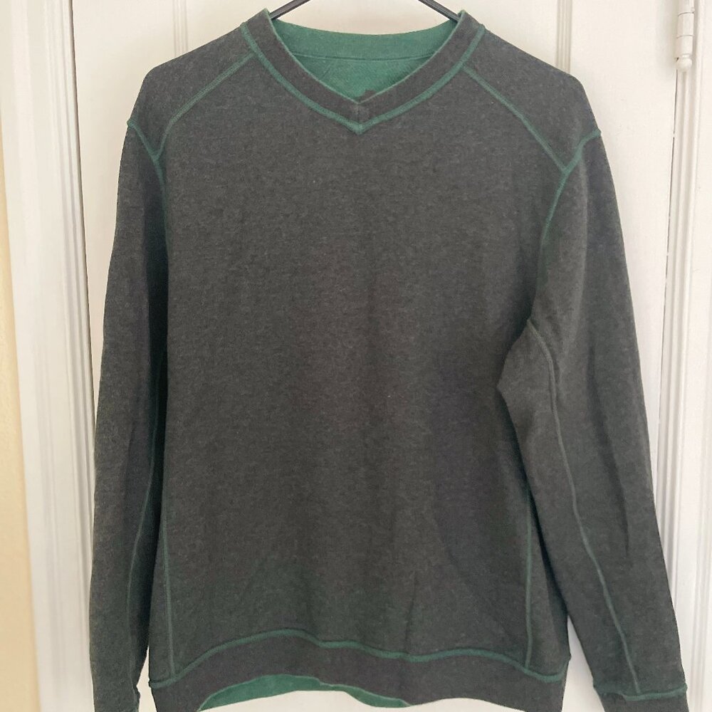 Tommy Bahama Gray V-neck sweater
